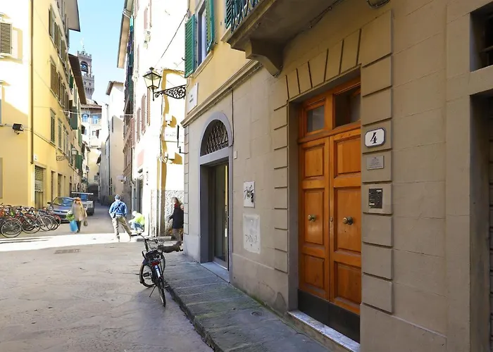 Apartament At 4 For