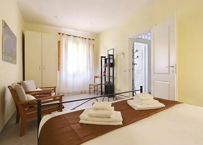 Apartament At 4 For